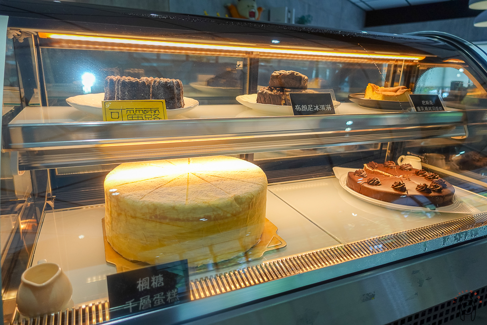 台南楠西梅嶺美食 | Ouch Coffee，梅嶺隱藏版咖啡廳，有超高層數千層蛋糕跟豐富甜點、飲品。