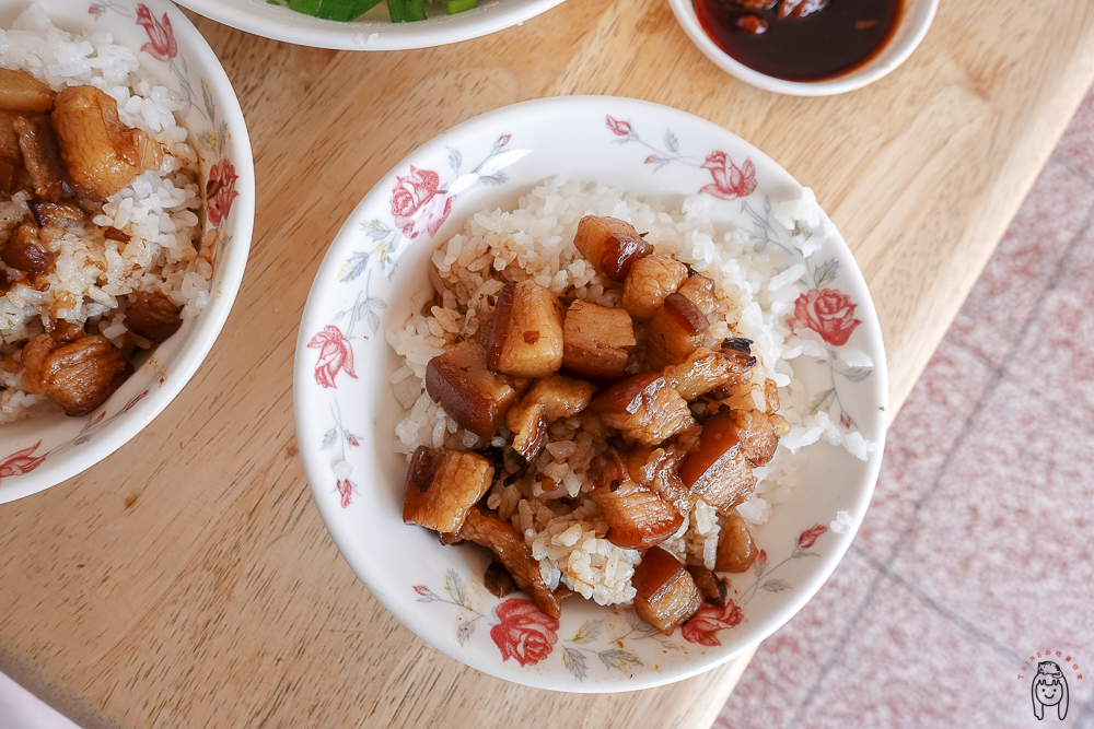 台南中西區美食 | 阿和肉燥飯，在地人銅板價早餐美食，有饕客必吃肉燥飯、神等級魚皮湯。
