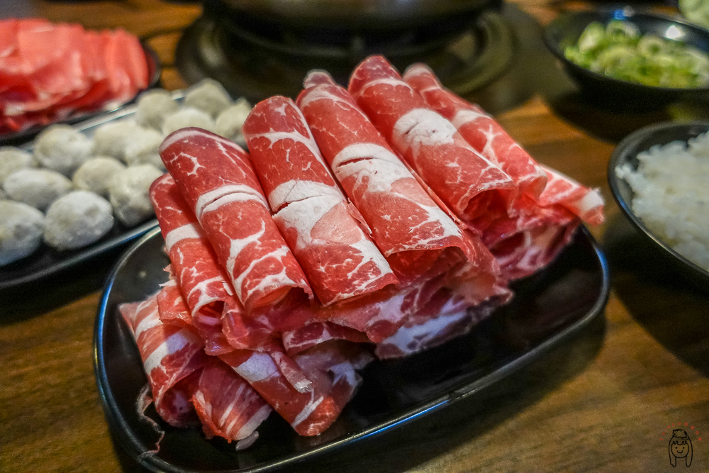 台南東區火鍋｜劉麻辣世家，內行饕客才知道的麻辣鍋，特殊麻辣甘甜湯頭，一吃就上癮！