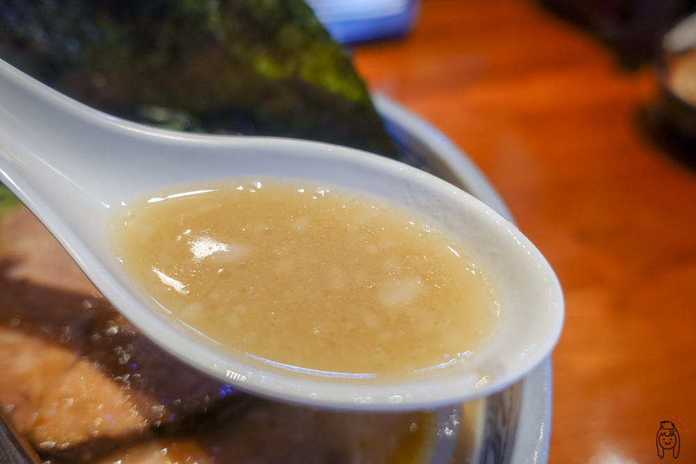 台南東區美食｜覺丸拉麵，濃厚系日式拉麵，可客製化拉麵，大推口感軟嫩的叉燒，晚來吃不到！