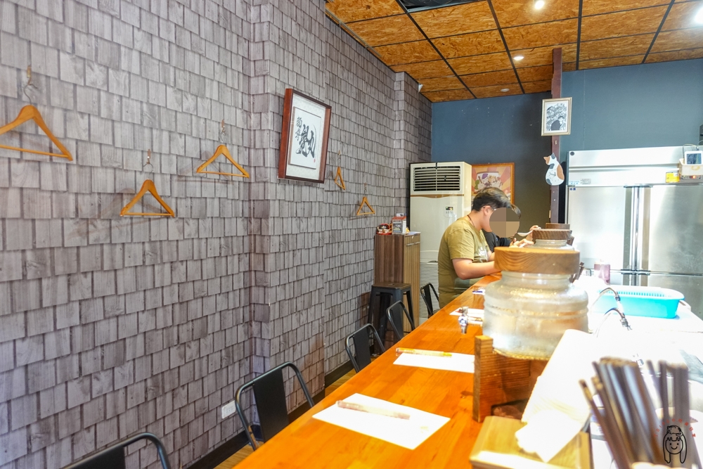 台南東區美食｜覺丸拉麵，濃厚系日式拉麵，可客製化拉麵，大推口感軟嫩的叉燒，晚來吃不到！