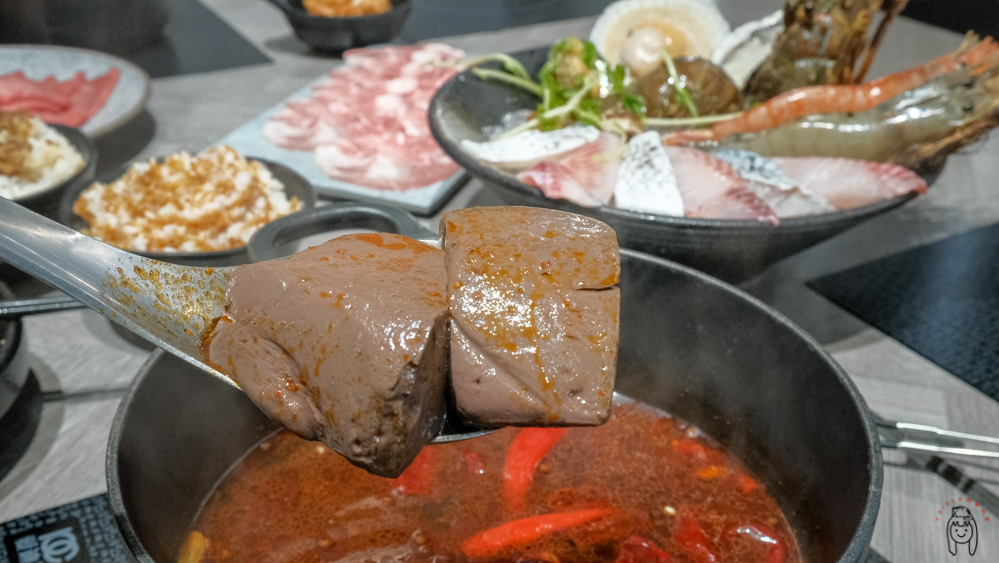 雲林斗六聚餐推薦｜燃鍋-秘藏鍋物，斗六必吃高CP值套餐鍋物，飲料、冰淇淋吃到飽，適合聚餐好地方！
