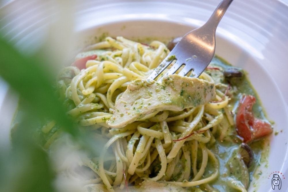 20251002-bl5jm 20251002-bl5jm