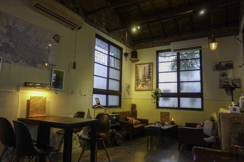 台南東區早午餐｜城東合作社咖啡，巷弄內老屋咖啡館，有特別的台灣造型米食早午餐，跟帕里尼三明治喔！