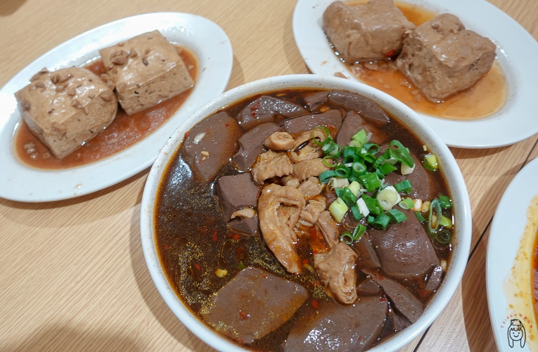 20251002-qyl96 20251002-qyl96