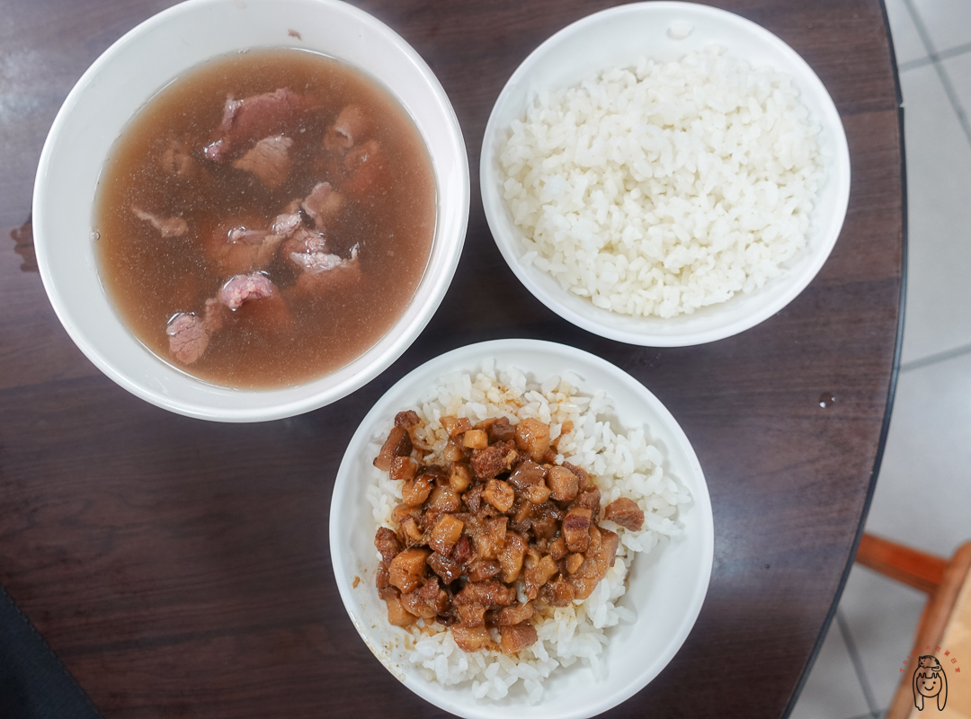 台南東區宵夜推薦｜億哥牛肉湯，裕農路24小時營業牛肉湯，讓你從早吃到晚，夜貓子吃宵夜好去處！