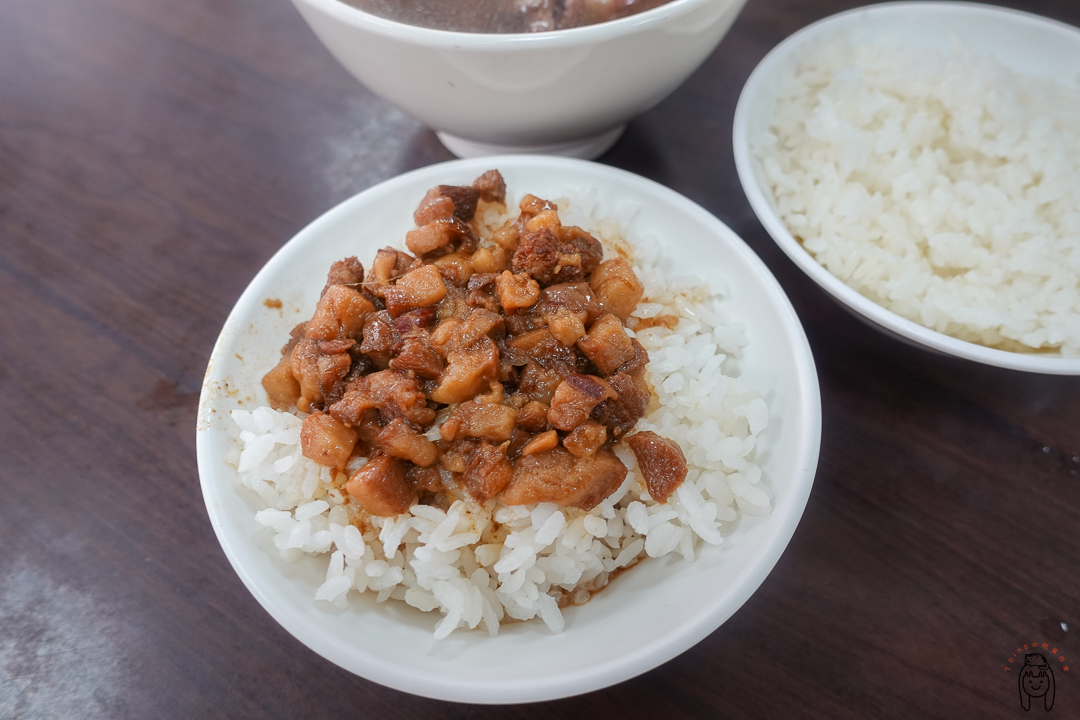 台南東區宵夜推薦｜億哥牛肉湯，裕農路24小時營業牛肉湯，讓你從早吃到晚，夜貓子吃宵夜好去處！