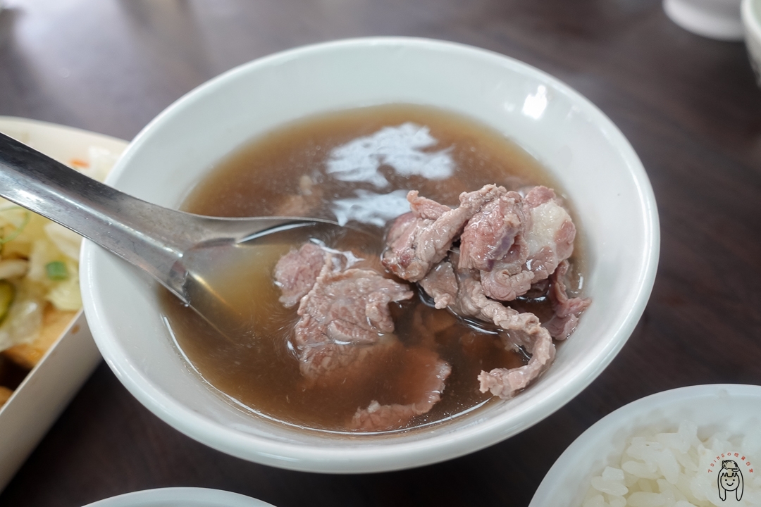 台南東區宵夜推薦｜億哥牛肉湯，裕農路24小時營業牛肉湯，讓你從早吃到晚，夜貓子吃宵夜好去處！