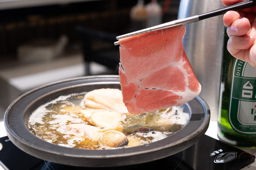 20251002-0f9zp 20251002-0f9zp